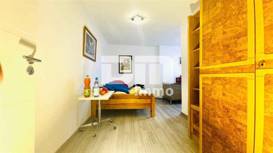 Hochwertiges effizientes Restaurant, Bar und große Wohnung mit Ausbaupotential und Terrasse - WE OG Gästezimmer / Kinderzimmer